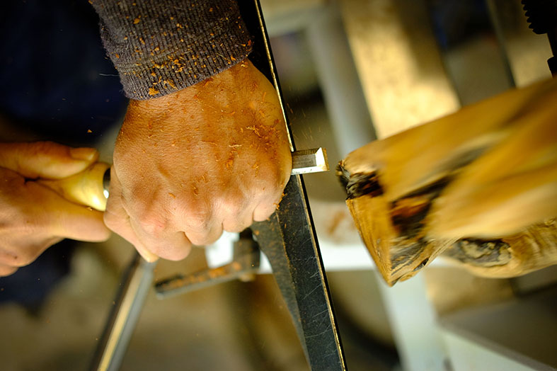 Rigas Aggelos-15-hands-wood%20sawing-web